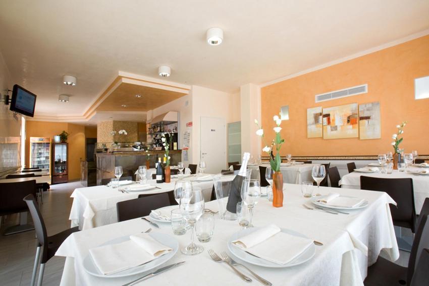 Hotel Ristorante Klaus Porto Tolle Exterior foto